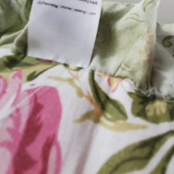 JCPenney Home Cottage Style Country Farmhouse Shabby Set of 2 Floral Pillows - Picture 4 of 4